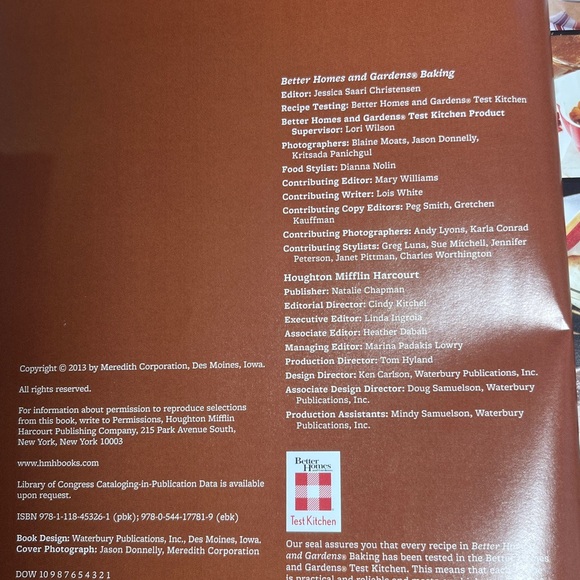 Better Homes and Gardens Baking: More Than 350 Recipes Plus Tips and Techniques - Picture 2 of 4